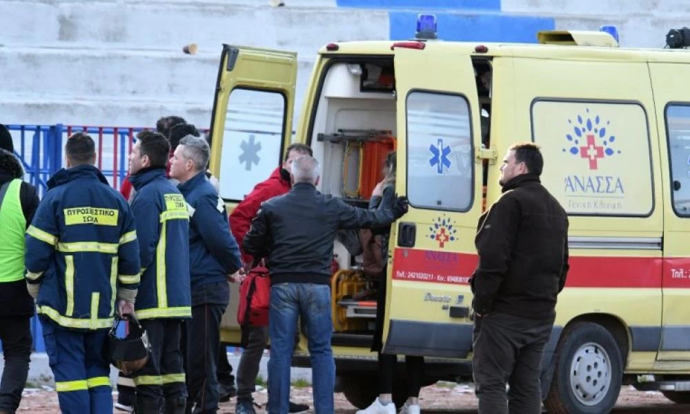 Επεισόδια στο ντέρμπι του Ολυμπιακού με τη Νίκη-Οπαδός έπεσε από την κερκίδα